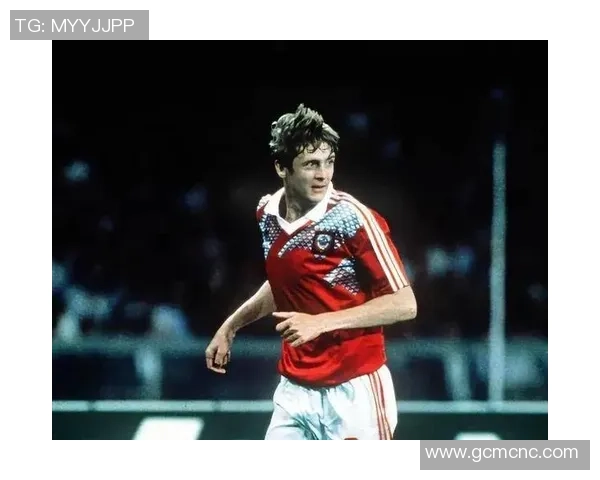 扮老头踢足球的球星是谁背后的故事与不老传奇 扮老头踢足球的球星是谁背后的故事与不老传奇