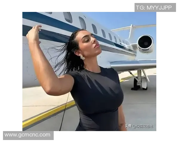 盘点足坛巨星身边的倾城娇妻与甜蜜爱情故事 盘点足坛巨星身边的倾城娇妻与甜蜜爱情故事