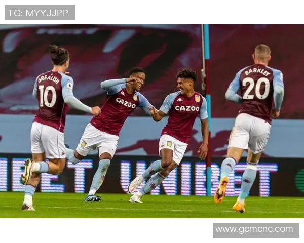 足球巨星霸气姿态壁纸精选 激燃赛场风采尽显英雄本色